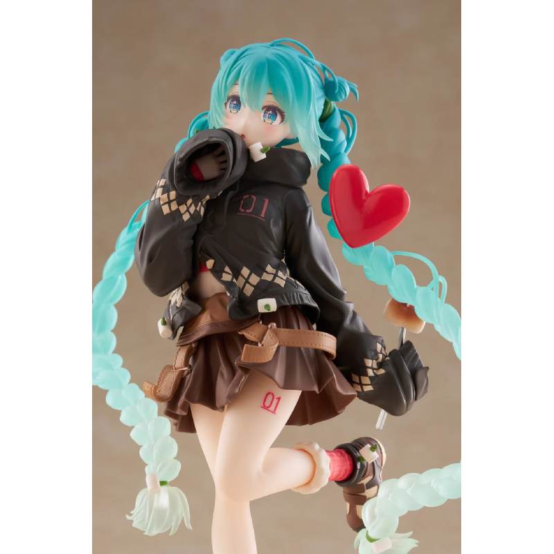 Hatsune Miku Fashion Outdoor Spring Ver. Figure, 18cm